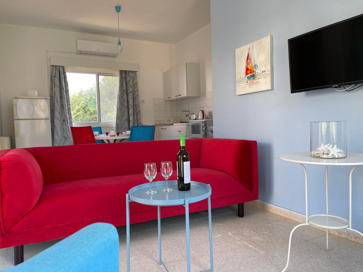 Light & Blue Gardens Apartman Protarász Kültér fotó