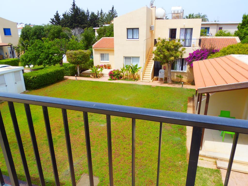 Light & Blue Gardens Apartman Protarász Kültér fotó